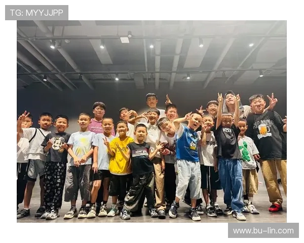 杭州街舞队荣登全国街舞排行榜第一名引领潮流风尚