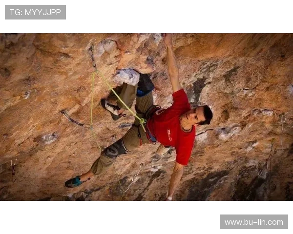 重庆攀岩队耐力训练揭秘探索攀岩运动的极限挑战与成长之路 重庆攀岩队耐力训练揭秘探索攀岩运动的极限挑战与成长之路