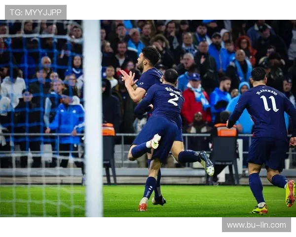 巴黎圣日耳曼:从足球巨星到全球品牌的崛起之路